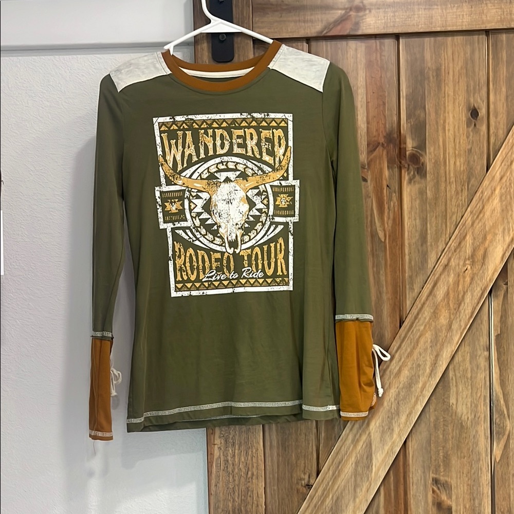 Wander Long Sleeve Tee Green and Brown Graphic Design